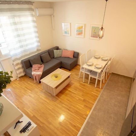 White Fields-Central 2-Bdrm Apartment With Parking Novi Sad Ngoại thất bức ảnh