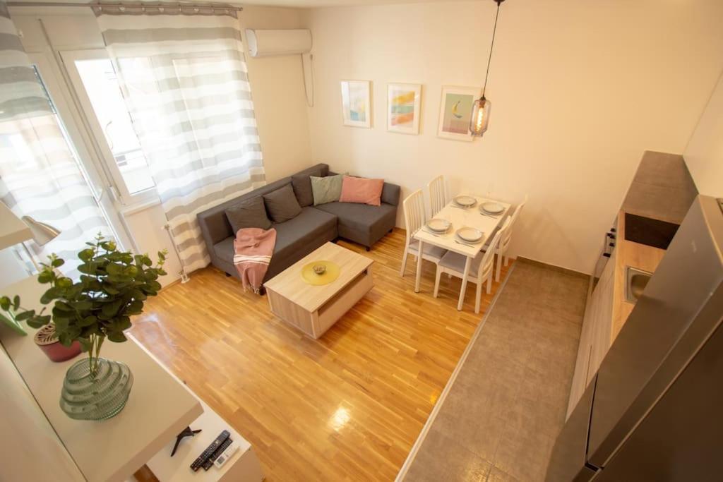 White Fields-Central 2-Bdrm Apartment With Parking Novi Sad Ngoại thất bức ảnh
