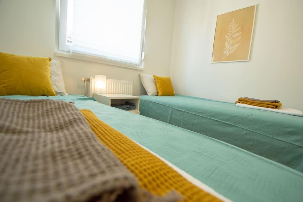 White Fields-Central 2-Bdrm Apartment With Parking Novi Sad Ngoại thất bức ảnh